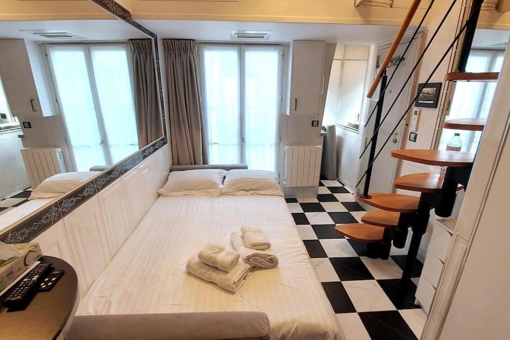 Duplex Notre-Dame De Paris Apartment Екстериор снимка
